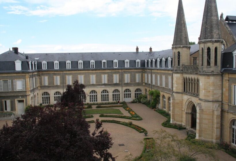 Номер Стандарт, Espace Bernadette Soubirous Nevers
