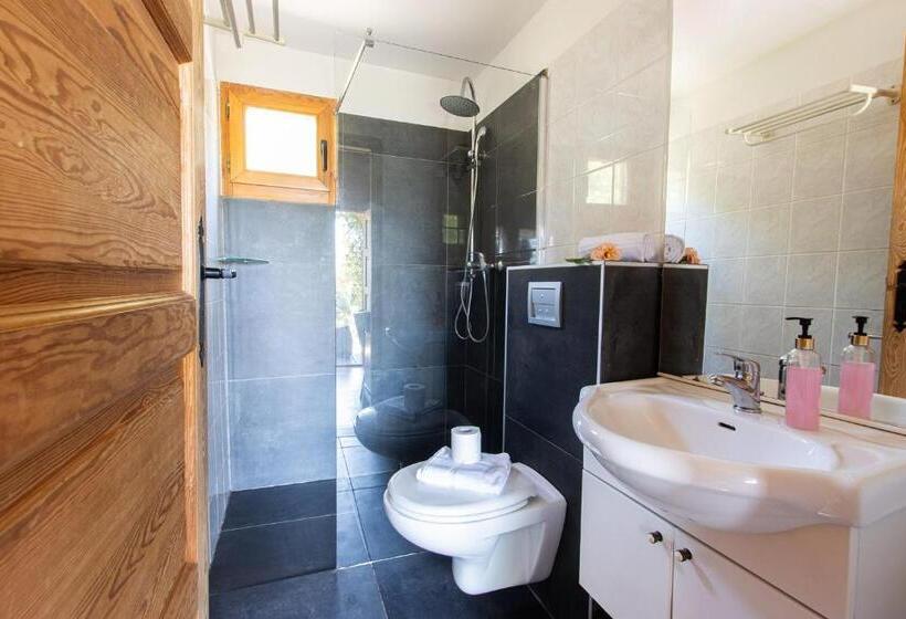 غرفة قياسية ثلاثية مزودة بشرفة, Mare E Monti