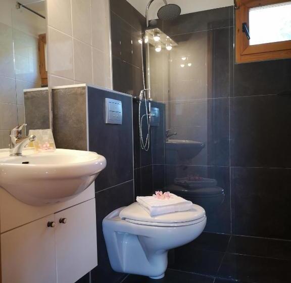 غرفة قياسية ثلاثية مزودة بشرفة, Mare E Monti