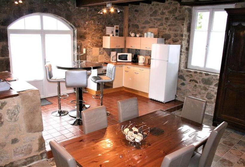 Дом 2 Спальни, Maison D Hôtes Et Gîtes La Chouannerie à Côté Du Parc Du Puy Dufou