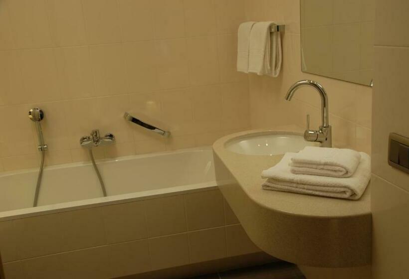 3-Bett-Standardzimmer, Celisol Cerdagne