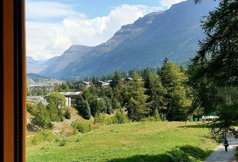 חדר סטנדרט לשלושה עם חדר אמבטיה משוף, Cis-ethic Etapes De Val Cenis