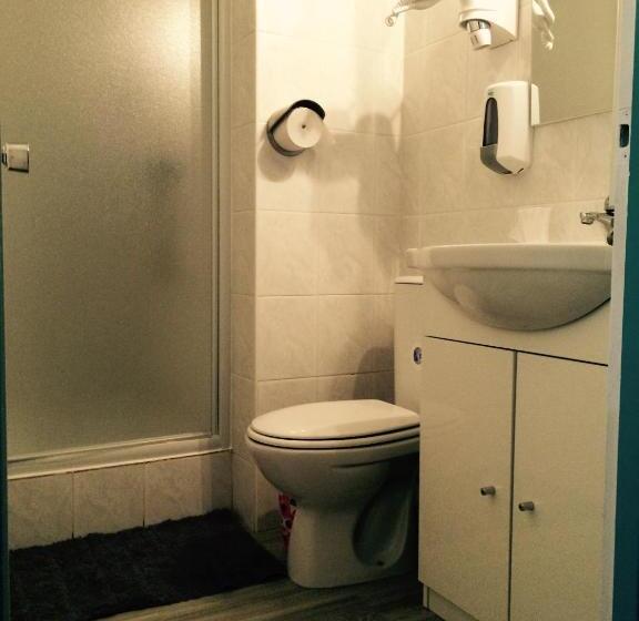 اتاق استاندارد سه نفره, Family Hôtel