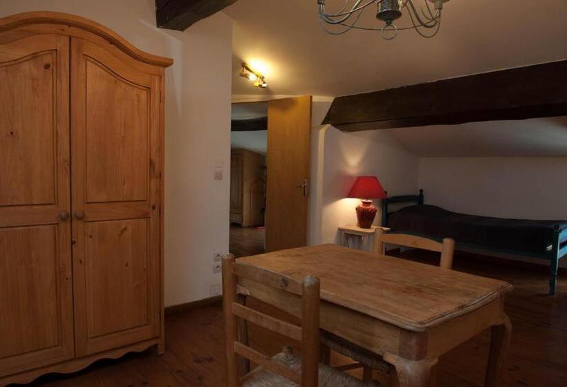 Номер Стандарт Трехместный, Domaine Bellelauze