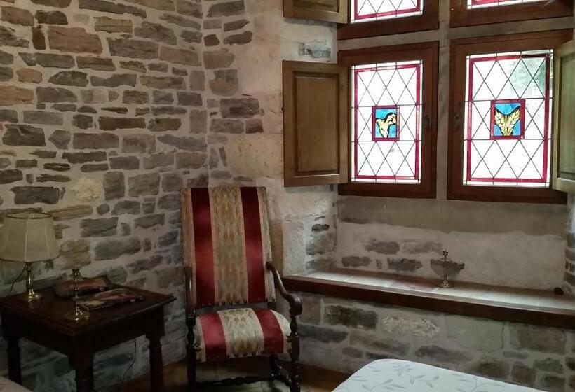 سوییت لوکس, La Maison Bakéa