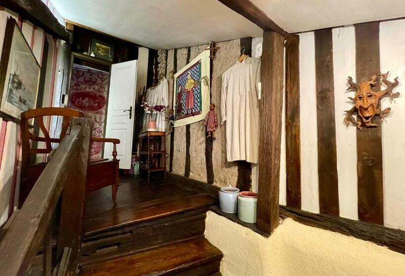 اتاق استاندارد, Le Colombier De Cyrano Et Roxane
