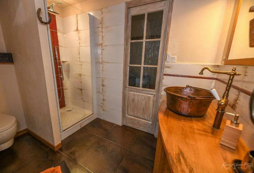 חדר בסיסי לשלושה, Le Manoir Du Pas Jahan