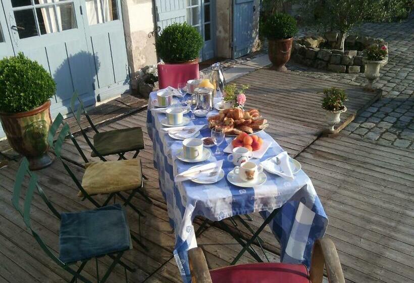 Family Suite, Les Douves