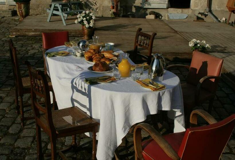 Family Suite, Les Douves