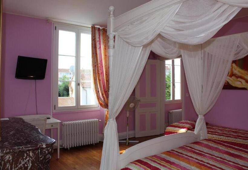 Номер Deluxe Вид на Бассейн, Manoir François 1er