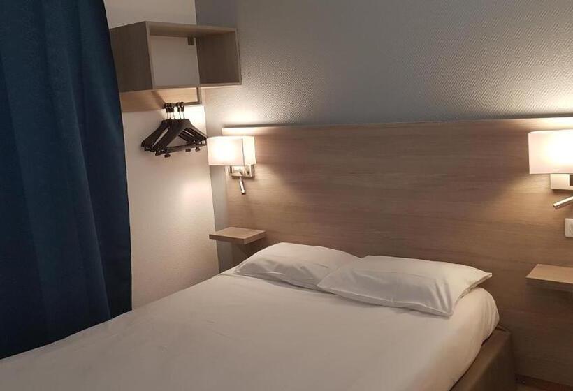 Номер Стандарт Трехместный, Brit Hotel Clermont Lʼhérault