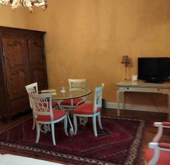 سوییت, Castel Jeanson