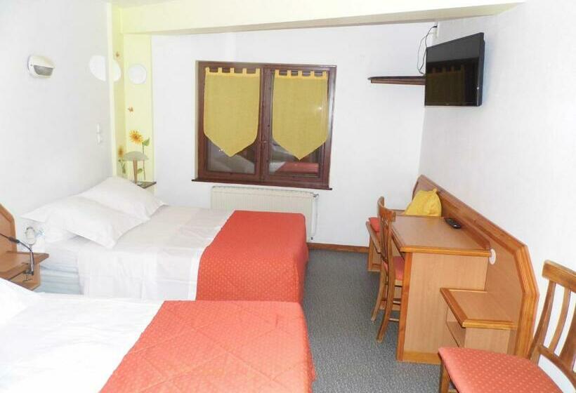 غرفة قياسية رباعية, Hôtel Des Touristes