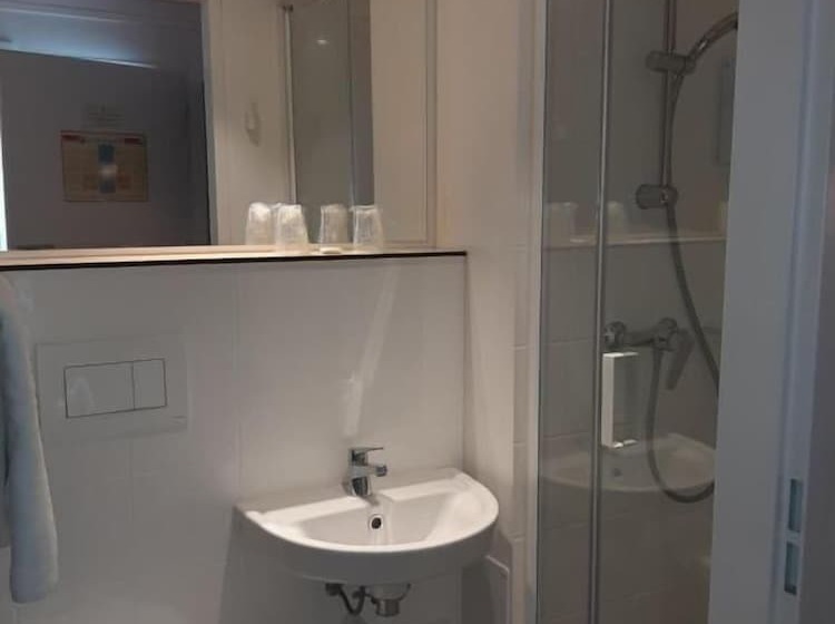 Номер Стандарт Трехместный, Fasthotel Albertville