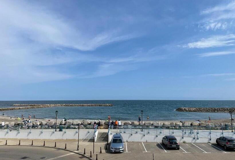 Номер Стандарт Вид на Море, Hôtel Le Dauphin Bleu