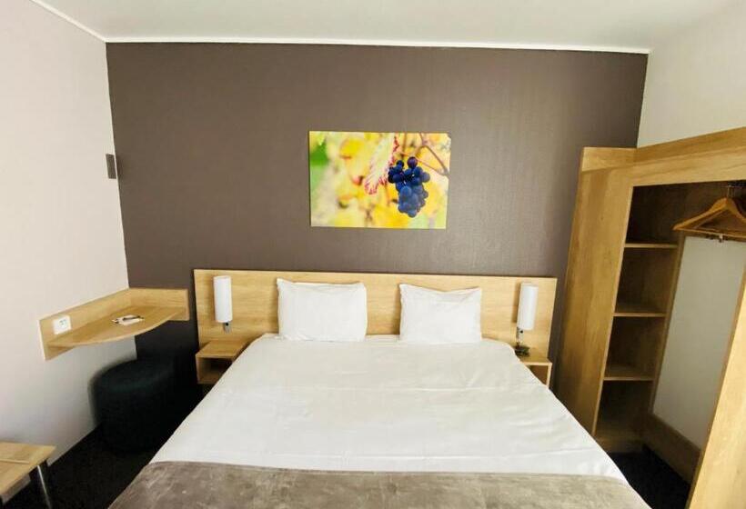 Номер Стандарт, Wood Inn Bordeaux Aeroport
