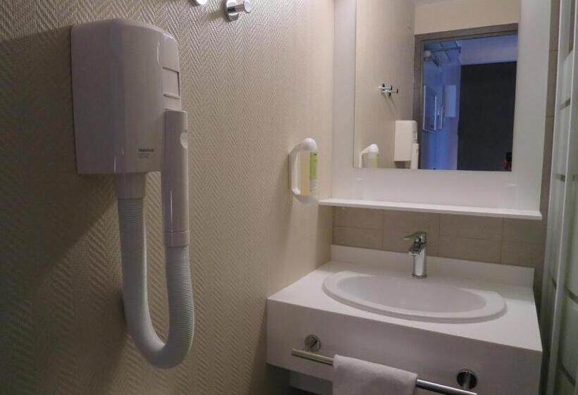 Классический Номер, Wood Inn Bordeaux Aeroport
