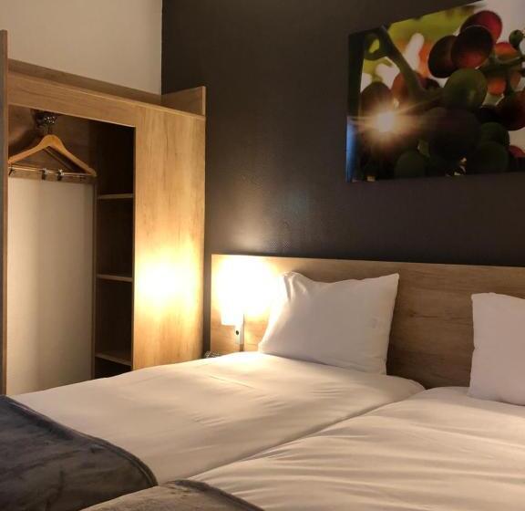 Номер Стандарт Трехместный, Wood Inn Bordeaux Aeroport