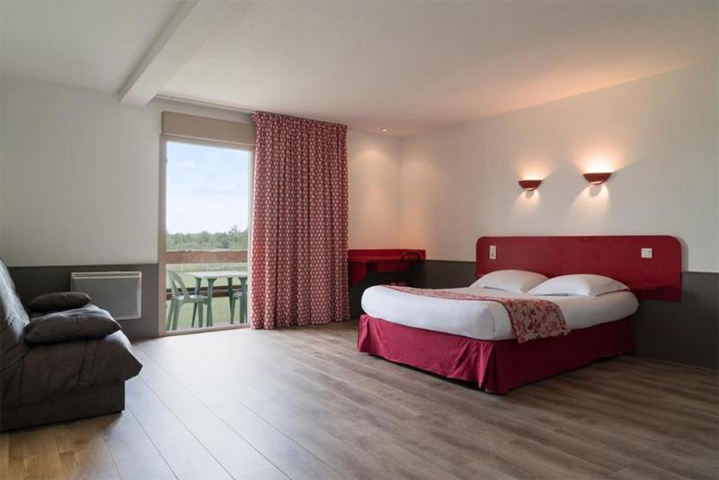 Семейный Номер, Logis Hôtel Restaurant La Vieille Ferme, Mâcon Nord
