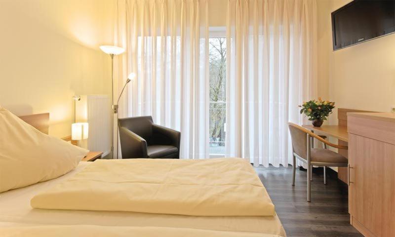 Номер Стандарт с Балконом, Haller Hotel Garni