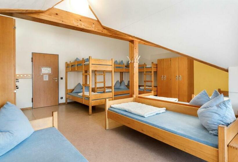 Кровать в Общей Комнате, Djh Jugendherberge Oberstdorf   Membership Required!