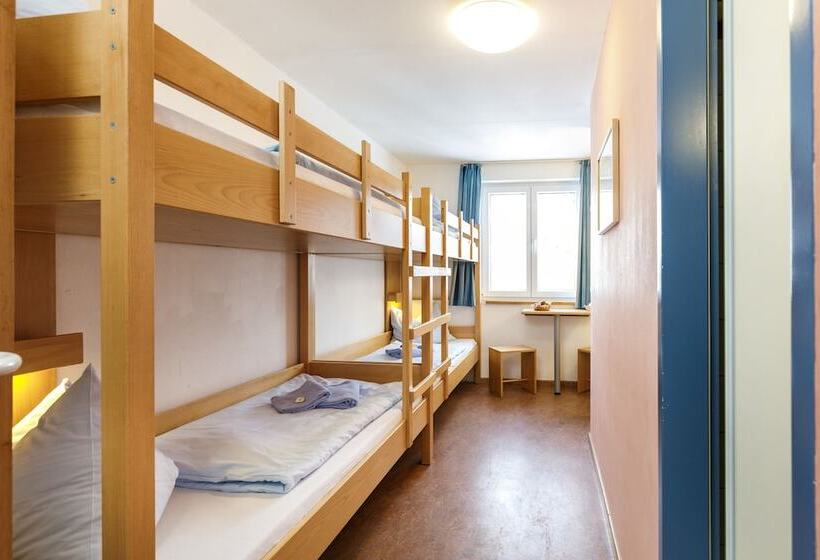 Кровать в Общей Комнате, Djh Jugendherberge Oberstdorf   Membership Required!