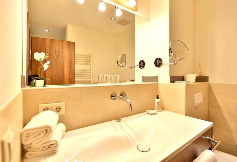 2 Bedrooms Apartment Lake View, Seehotel Hartung & Ferienappartements