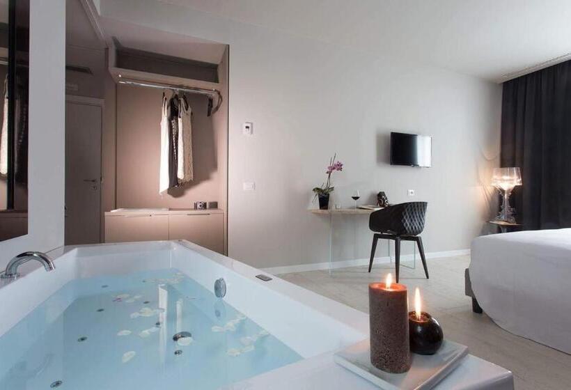اتاق لوکس با وان آب گرم, Kepos Etna Relais & Exclusive Spa