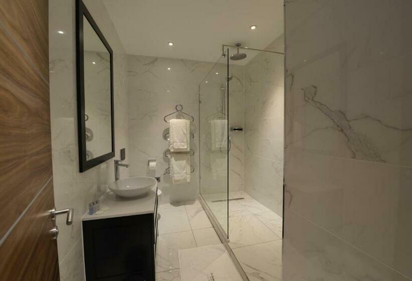 Номер Executive, The Residence Hotel At The Nottinghamshire Golf & Country Club