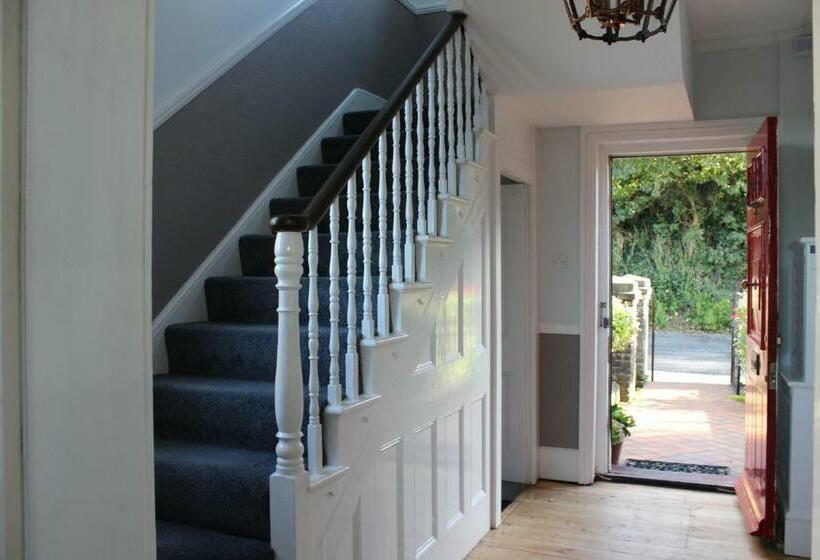 Deluxe room with river view, Botleigh Villa