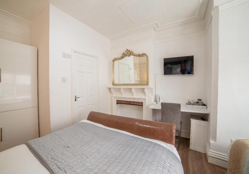 Номер Стандарт Трехместный, Lonsdale Guest House