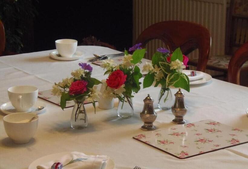 标准间, The Old House