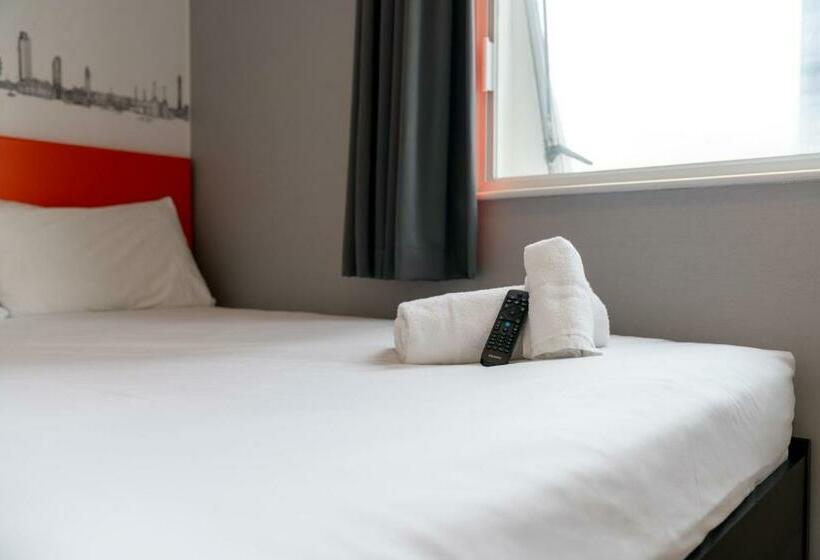 اتاق استاندارد برای معلولان, Easyhotel Croydon