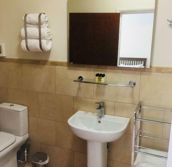 اتاق خانوادگی, Elmdon Lodge