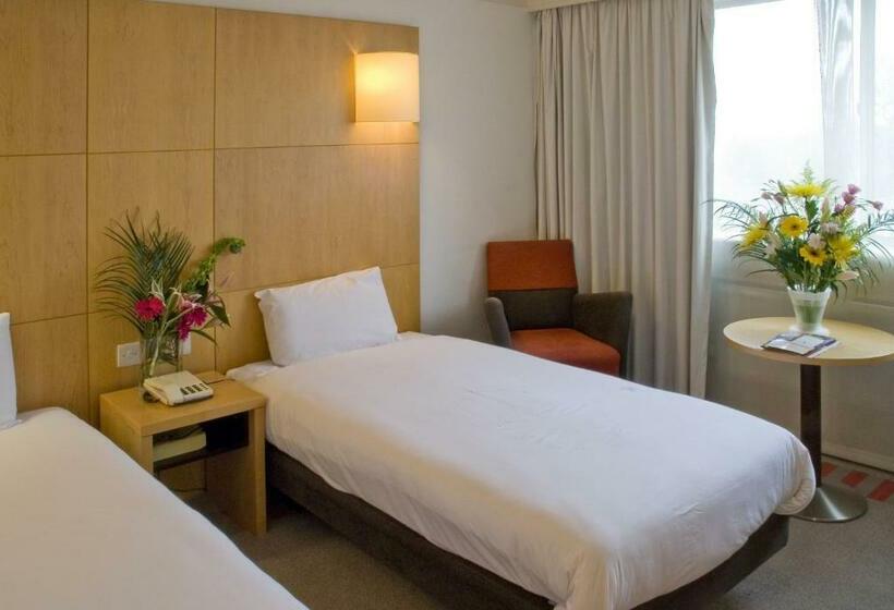 Номер Стандарт, Airport Hotel Manchester