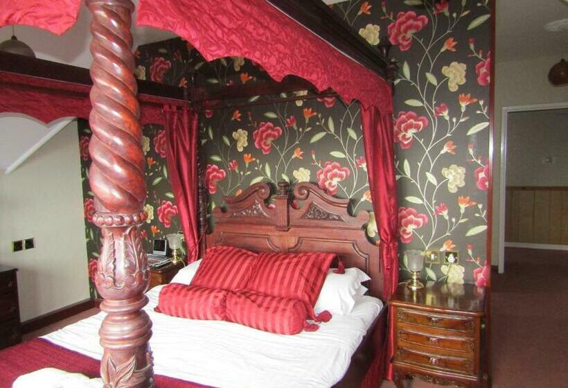 Семейный Номер, Hunters Lodge