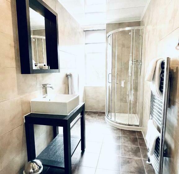 اتاق استاندارد با تخت بزرگ, Invergarry