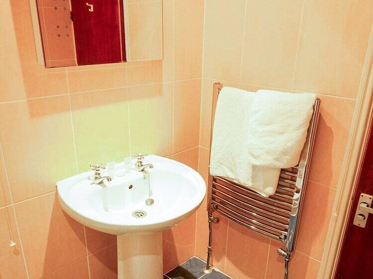 标准单人间, Lamphey Hall