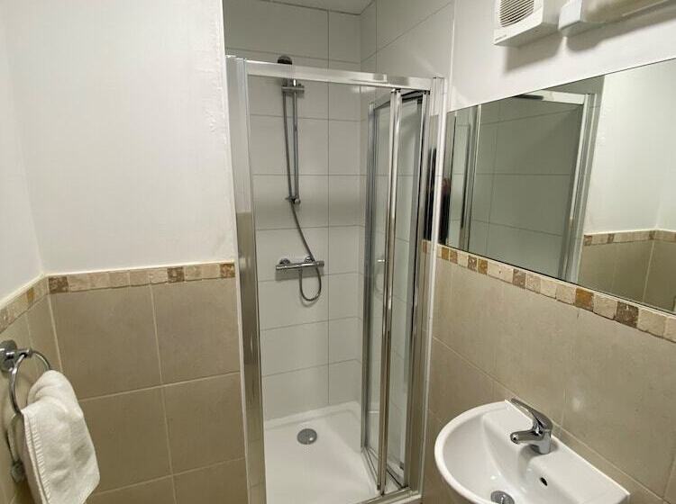 Номер Стандарт Трехместный, Wendover Arms