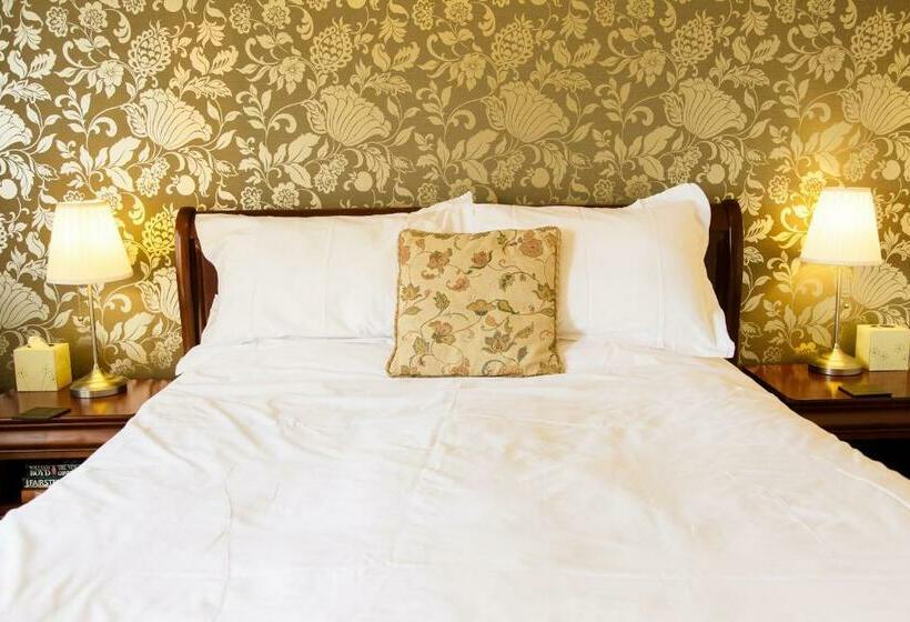 Номер Стандарт, White Horse Inn & Restaurant
