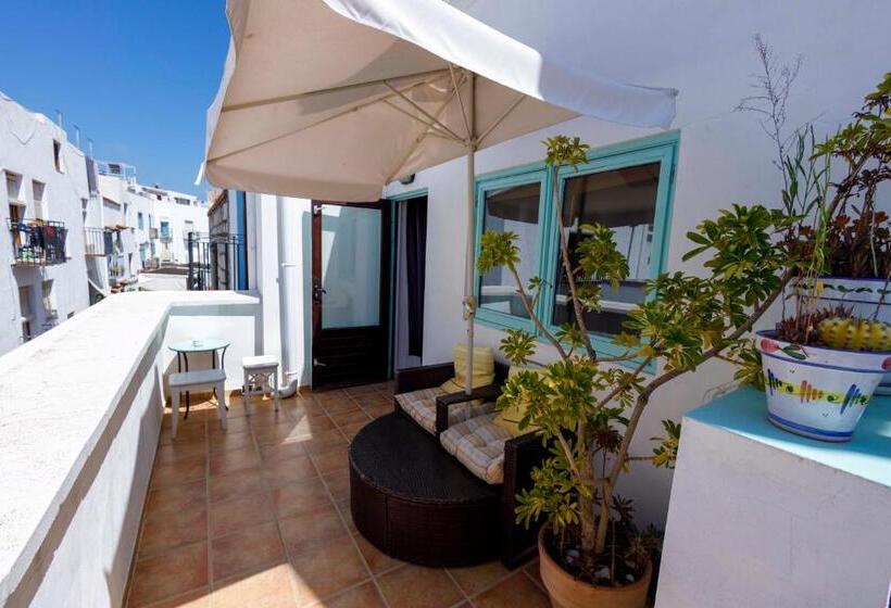 Quarto Estandar com Terraço, Dios Esta Bien