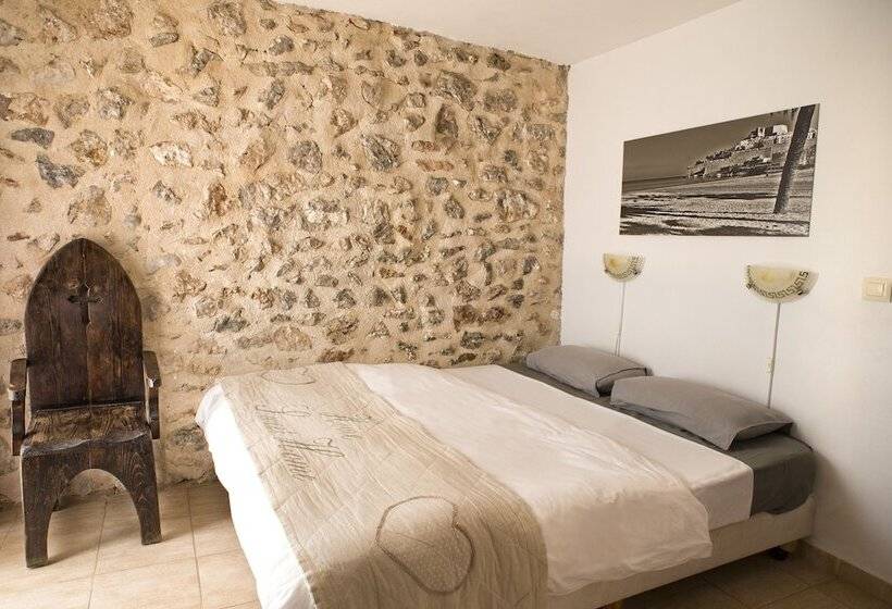 Quarto Estandar, Dios Esta Bien