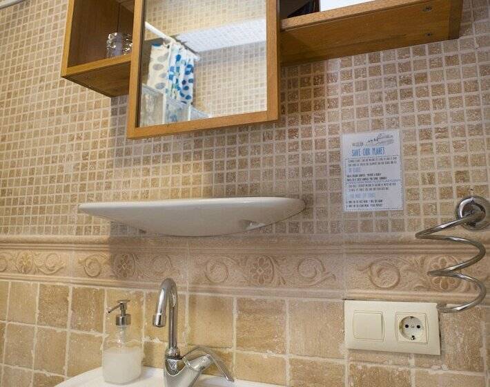 Quarto Estandar, Dios Esta Bien