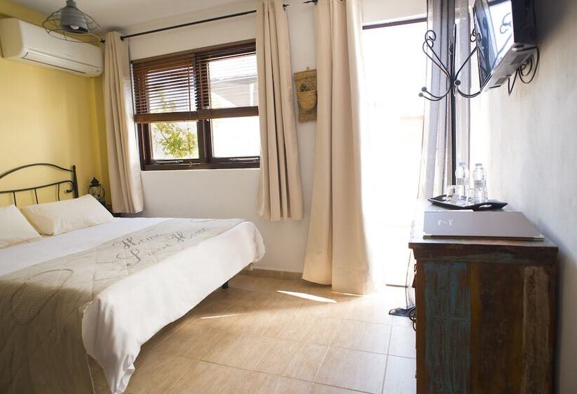 Quarto Estandar com Terraço, Dios Esta Bien