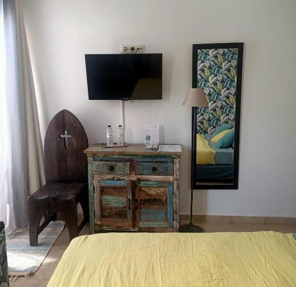 Quarto Estandar com Terraço, Dios Esta Bien