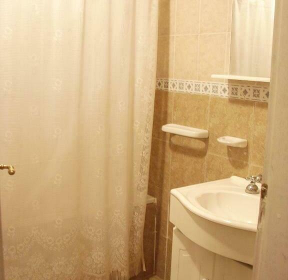 اتاق پنج‌تخته استاندارد, Hostel De Las Manos