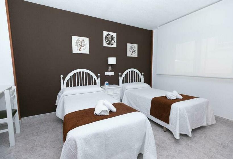Номер Стандарт, Hostal Gran Vía