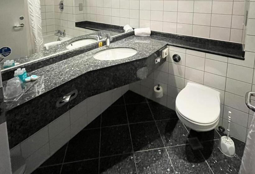 Номер Стандарт Трехместный, B&b Hotel London Heathrow