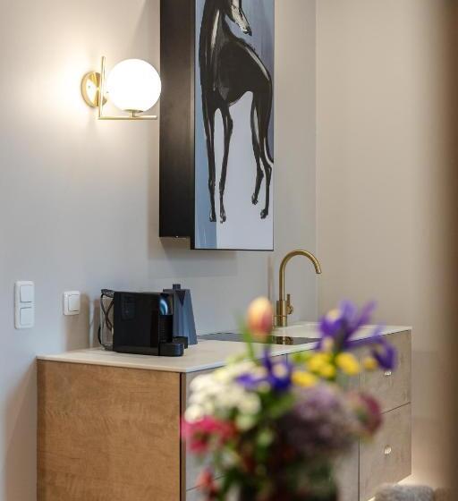اتاق لوکس, Kalm Stay   A Design Apart