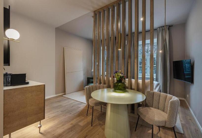اتاق لوکس, Kalm Stay   A Design Apart